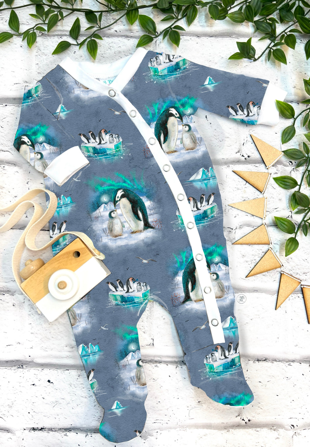 Exclusive Aurora Penguins
